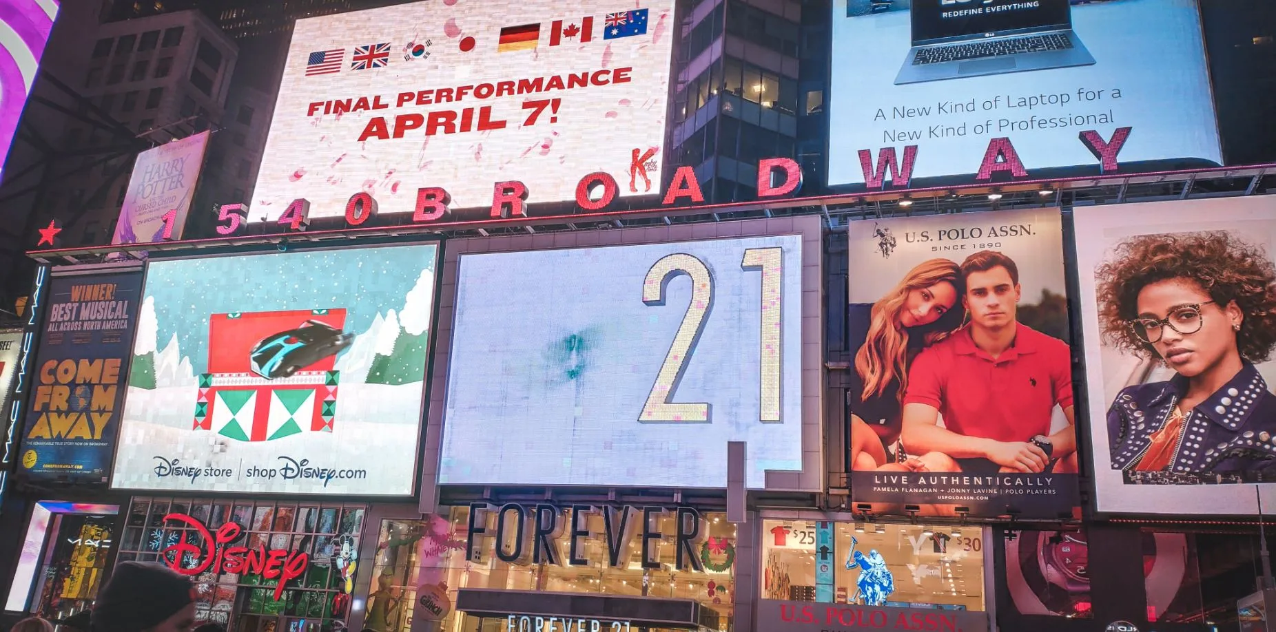 Carteles en Broadway